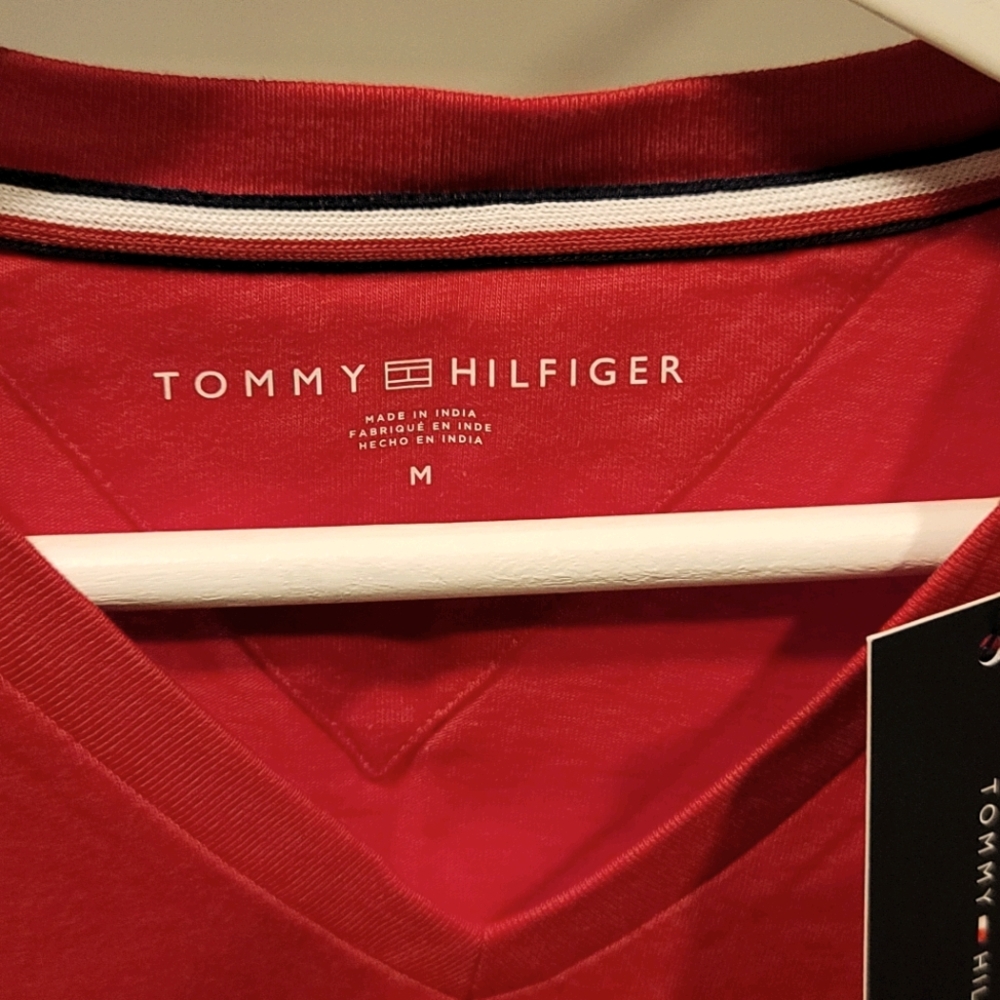 Tommy Hilfiger V Neck T-Shirt Red NWT SZ M